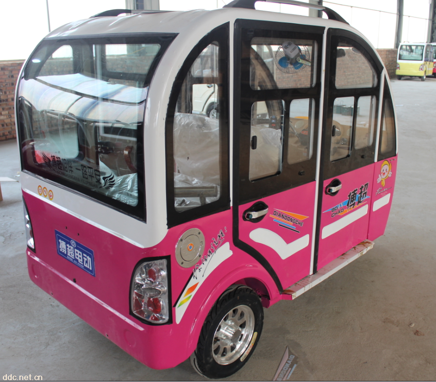 全封閉電動(dòng)車1